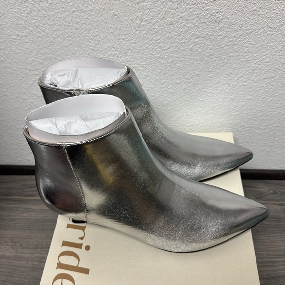 LifeStride Maya Ankle Bootie In Silver (WIDE) - Picture 5 of 10